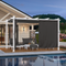 PURPLE LEAF Ausziehbare Outdoor Pergola mit Doppel-Sonnensege & Seitenschutzvorhängen  Weiße Aluminium-Pergola  Moderne Terrassen-Markise für Garten Hof&Terrasse kaki